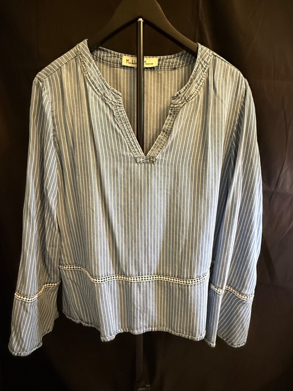 Like New Chambray Striped Top (XL) - Picture 5 of 6